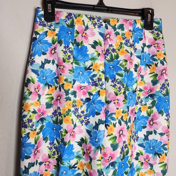 NWT Zara Highwaist Multi Floral Printed Straight Leg Pants Pockets Size Medium - Picture 12 of 16